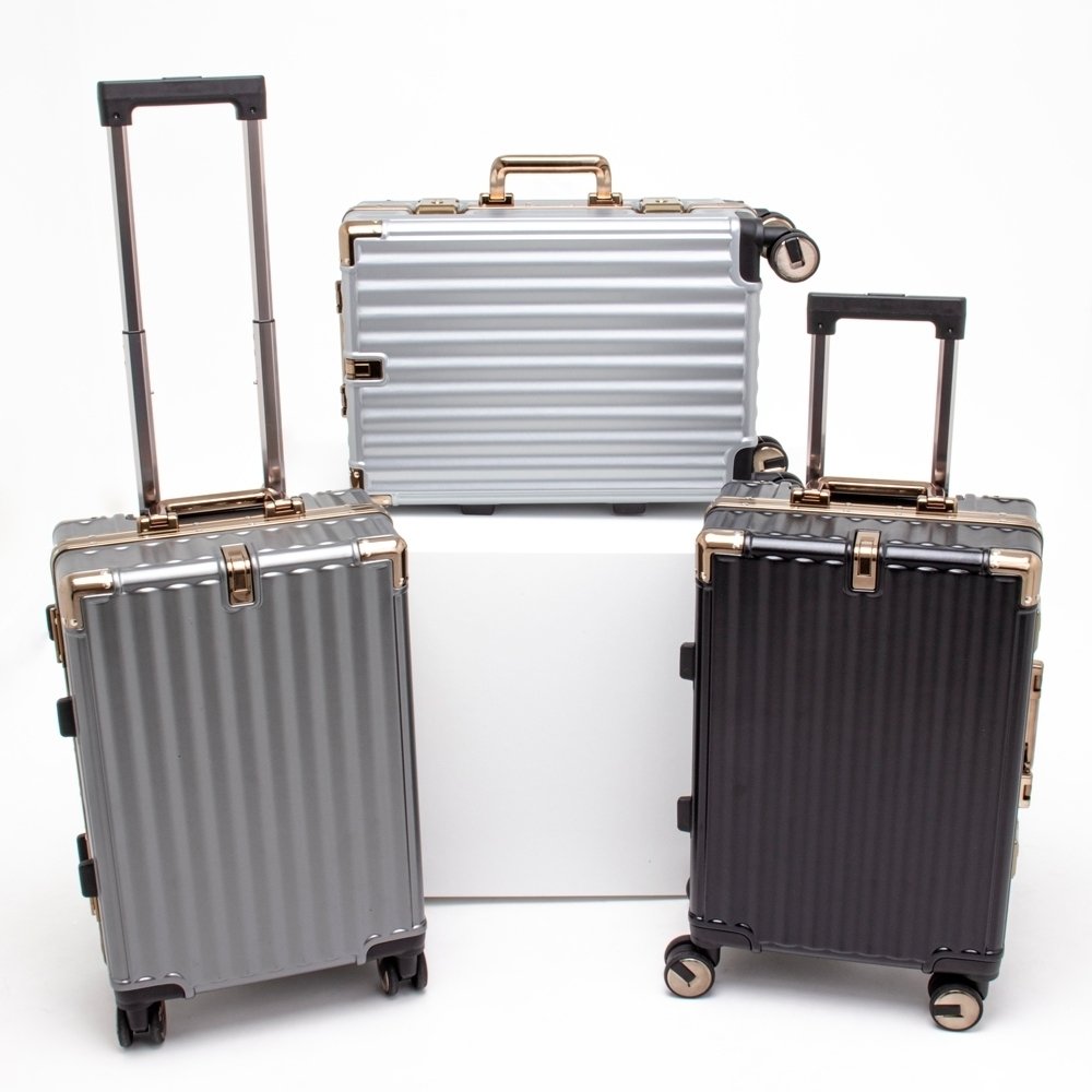 Mala de Bordo Personalizada Carry On 38L em Plástico Rígido com Logo MB6050